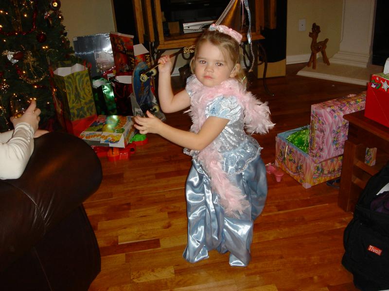2004/12(Dec)/09(Christmas-Day)/800x600_2004-12-25 20-33-21.JPG